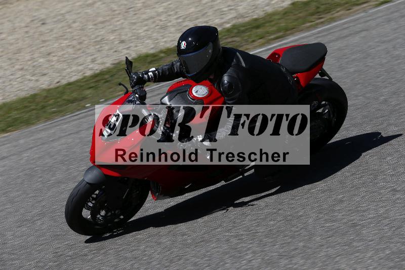 /15 22.05.2026  Plüss Moto Sport  Discover the Bike ADR /Gruppe gruen - Bike 1/33